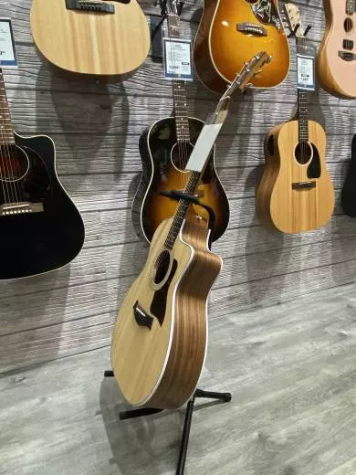 Taylor Guitars - 214CE 2